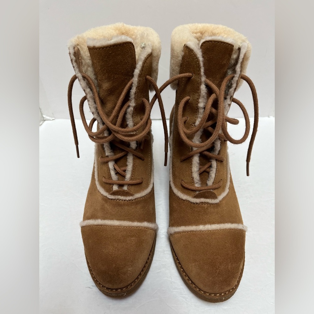 UGG Women's Esterly Chestnut Boot size 9
